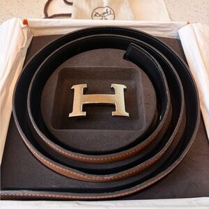 Hermes H Martelee belt buckle & Reversible leather, with two belts.